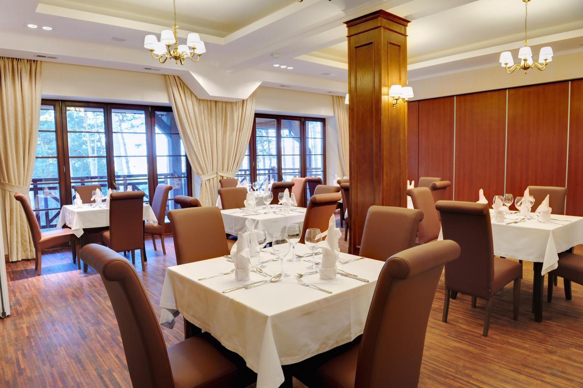Hotel Kazimierski Zdroj 야노비에츠 외부 사진
