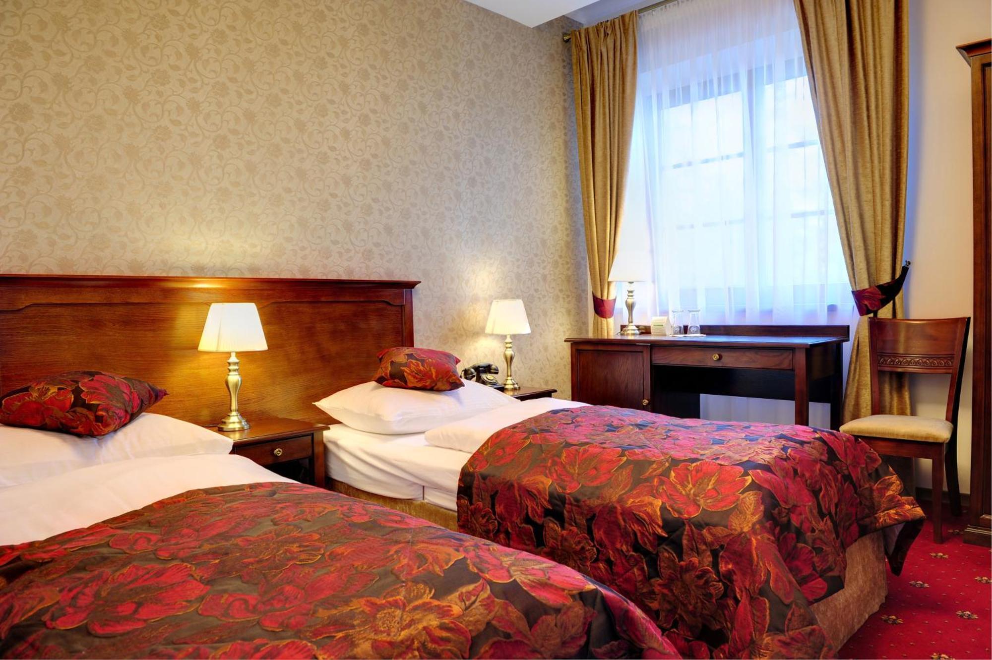 Hotel Kazimierski Zdroj 야노비에츠 외부 사진