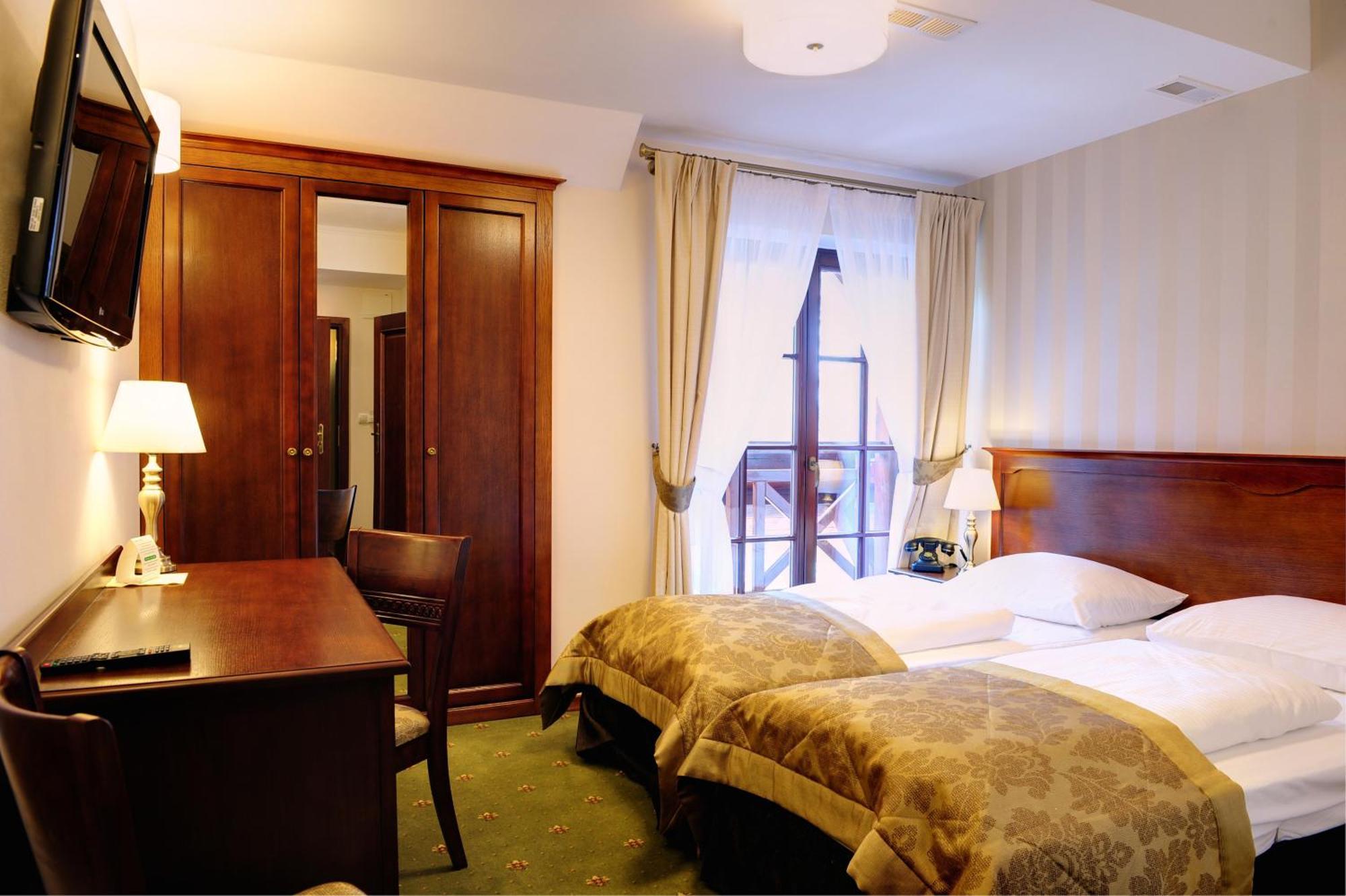 Hotel Kazimierski Zdroj 야노비에츠 외부 사진